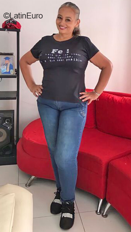 Date this happy Colombia girl Yolisbeth from Valledupar CO31909