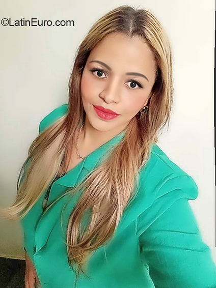 Date this georgeous Brazil girl Aline from Brasília BR12124