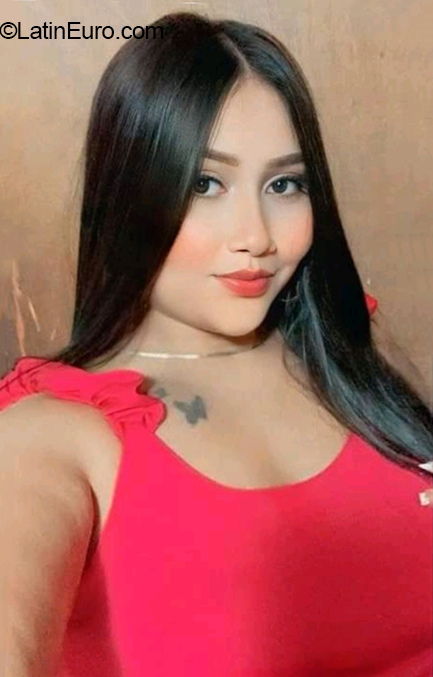Date this happy Colombia girl KARLA from Medellin CO31965