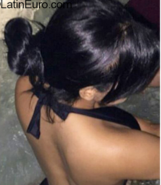 Date this foxy United States girl Yinet from New York US21865