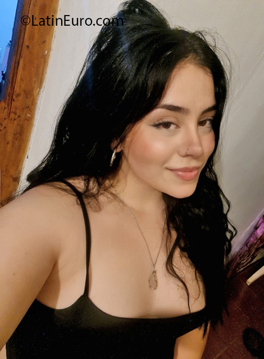 Date this exotic Argentina girl Sofia from La Rioja AR889