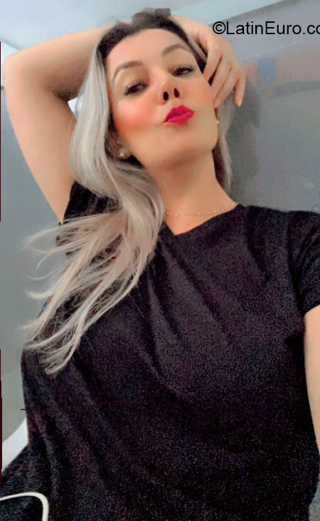 Date this nice looking Brazil girl Edisilva s from Goiânia BR12421