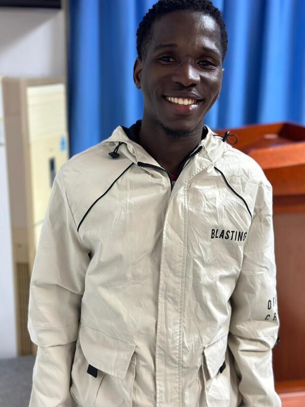 Date this funny Angola man Eduardo from Luanda AO102