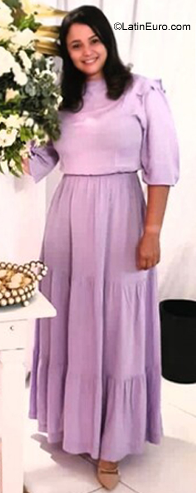 Date this charming Brazil girl Thamires from  BR12218