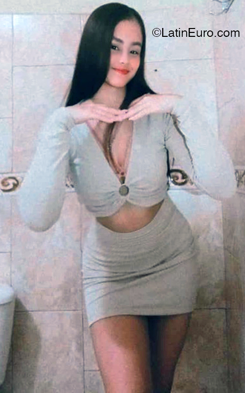 Date this nice looking Panama girl Gabriela from Panama City PA1334