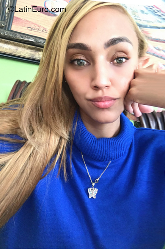 Date this voluptuous Dominican Republic girl Marleny from San Francisco De Macoris DO41140