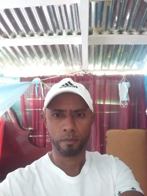 Date this happy Dominican Republic man Aneuri from Santo Domingo DO41210