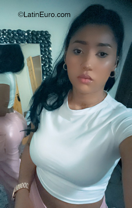 Date this funny United States girl Cris from New York US22095