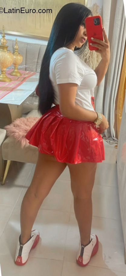 Date this hard body Dominican Republic girl Yamilet from Santo Domingo DO44646