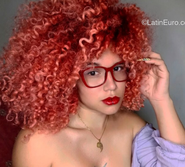 Date this attractive Venezuela girl Sharon from Venezuela VE4385