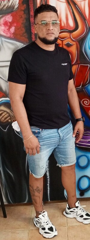 Date this athletic Dominican Republic man Hnr from La Romana DO45043