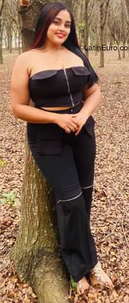 Date this hard body Dominican Republic girl Rossana from Santiago DO45128
