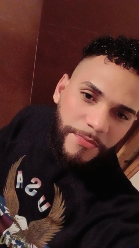 Date this tall United States man Ni&amp;ntilde;omalo from Boston US22380