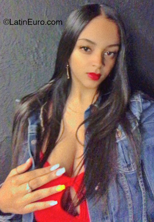 Date this georgeous Dominican Republic girl Camila janelys from Santo Domingo DO45297
