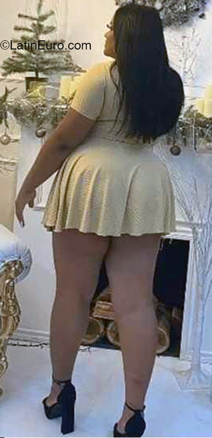 Date this stunning Dominican Republic girl Berenice from Santo Domingo DO45313