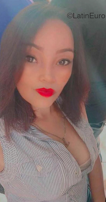 Date this exotic Dominican Republic girl Yessi from Azua DO46008