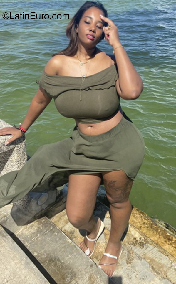 Date this lovely Dominican Republic girl Marleny from Santo Dominigo DO46695