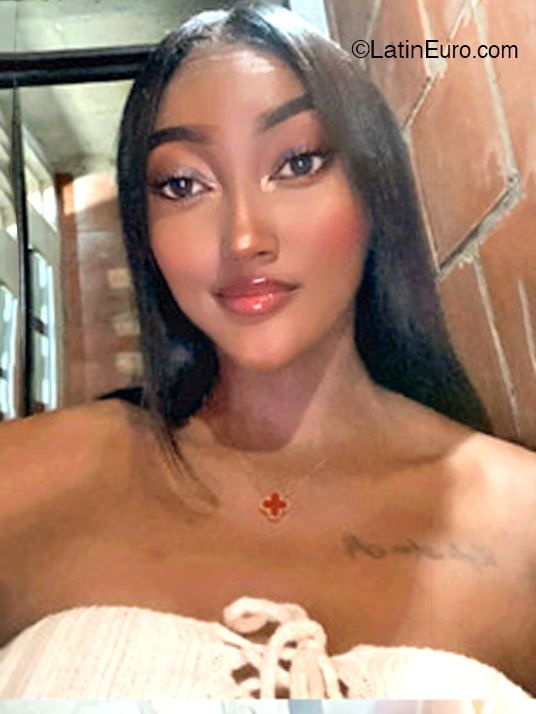 Date this funny Colombia girl Indira from Cali CO32545