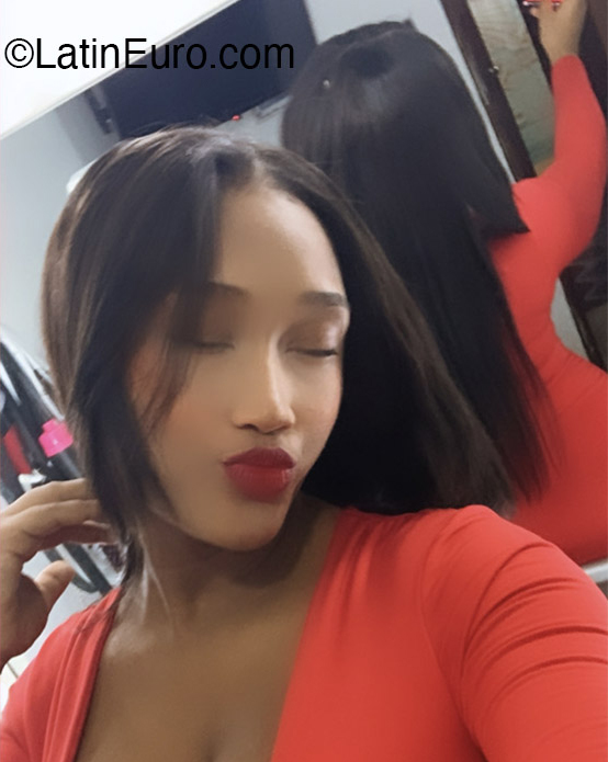 Date this sensual Dominican Republic girl Yhoanna from La Romana DO47209