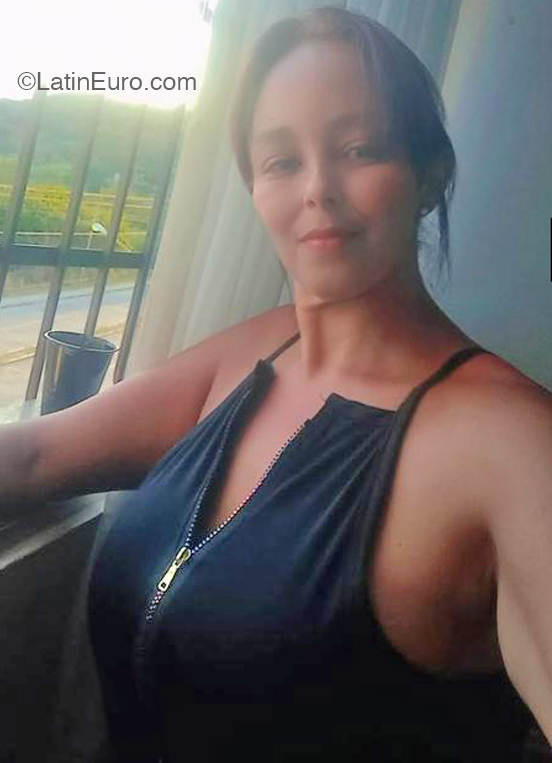 Date this pretty Spain girl Cataleya from Barcelona ES784