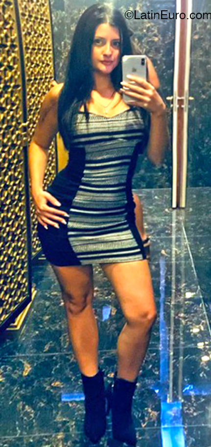 Date this passionate Argentina girl Agatha8 from Buenos Aires AR943