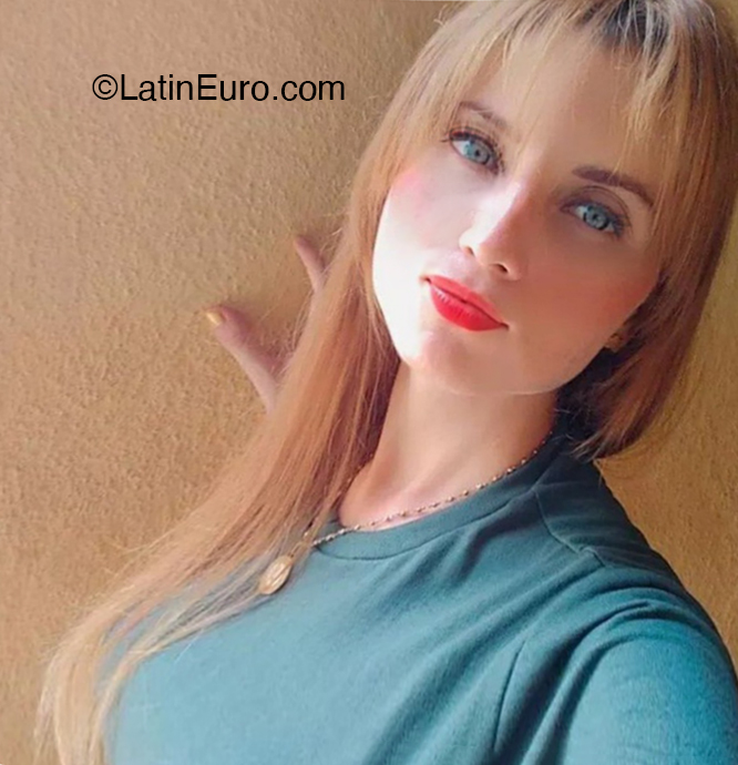 Date this tall United States Minor Outlying Islands girl Jenny from Los angeles VE4791