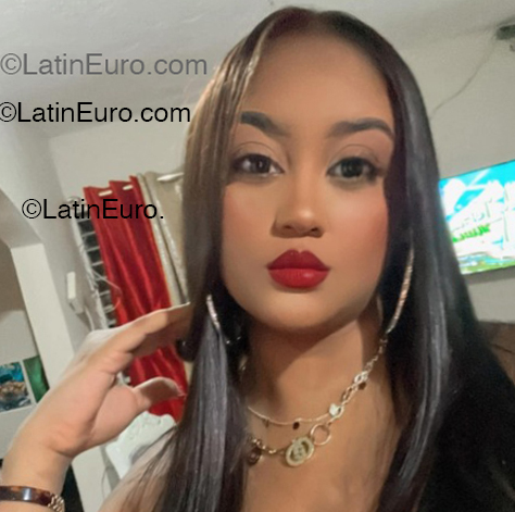 Date this sensual Dominican Republic girl Rosy from Santiago De Los Caballeros DO51921