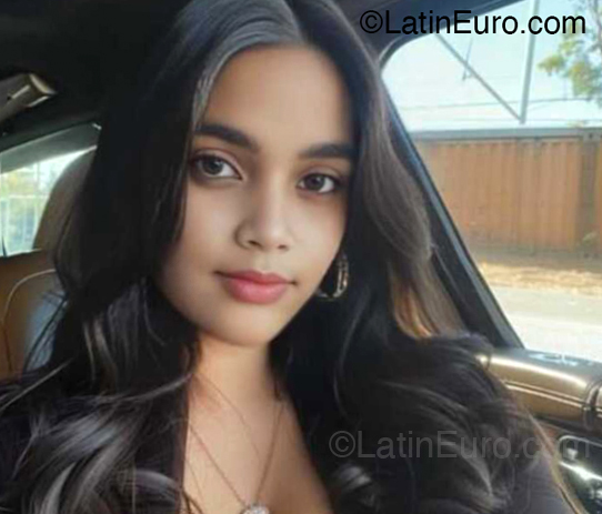 Date this sultry Dominican Republic girl Nahomy from Santo Domingo DO52741