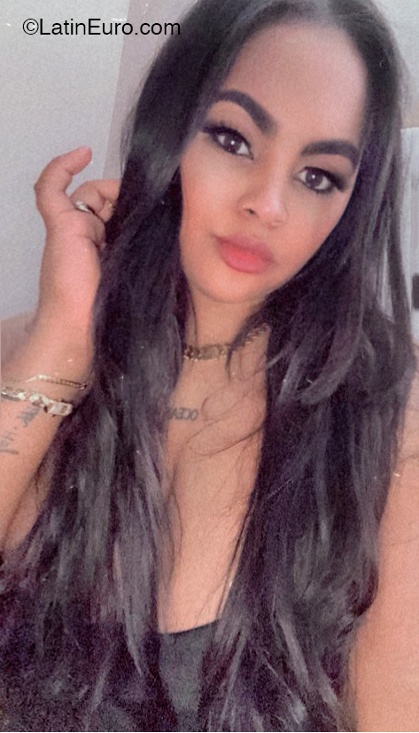 Date this pretty United States girl Escarlen from Richmond US25188