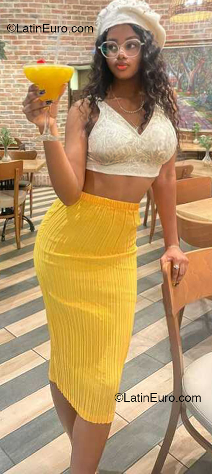 Date this nice looking Dominican Republic girl Elena from Santo Domingo DO55239