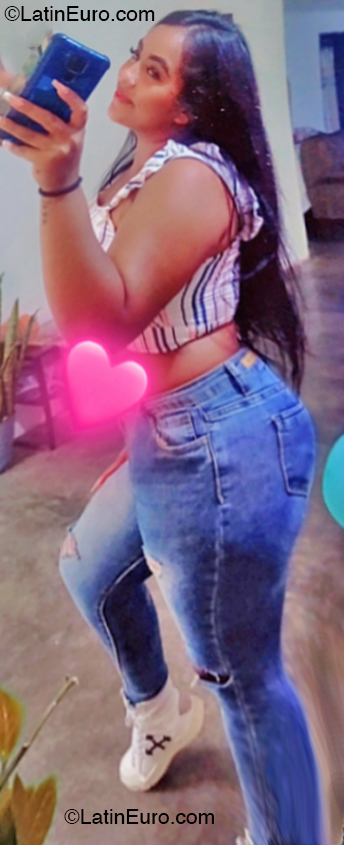 Date this sultry Venezuela girl Lia from Caracas VE4955