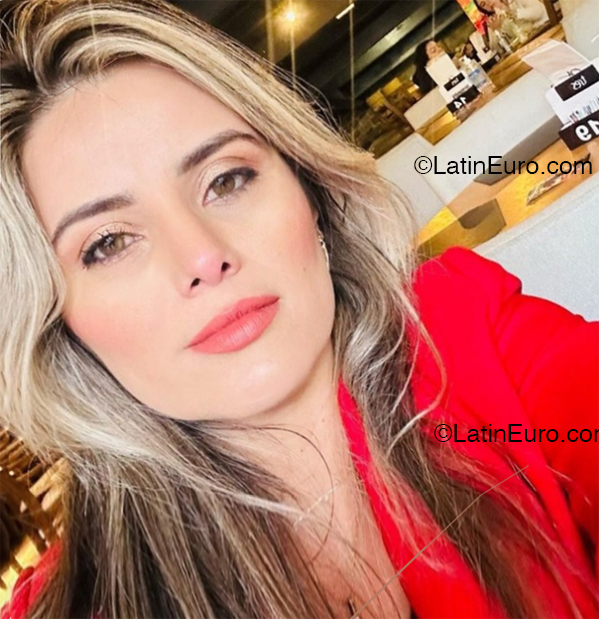 Date this good-looking Brazil girl Monique from Itanhaem BR12317