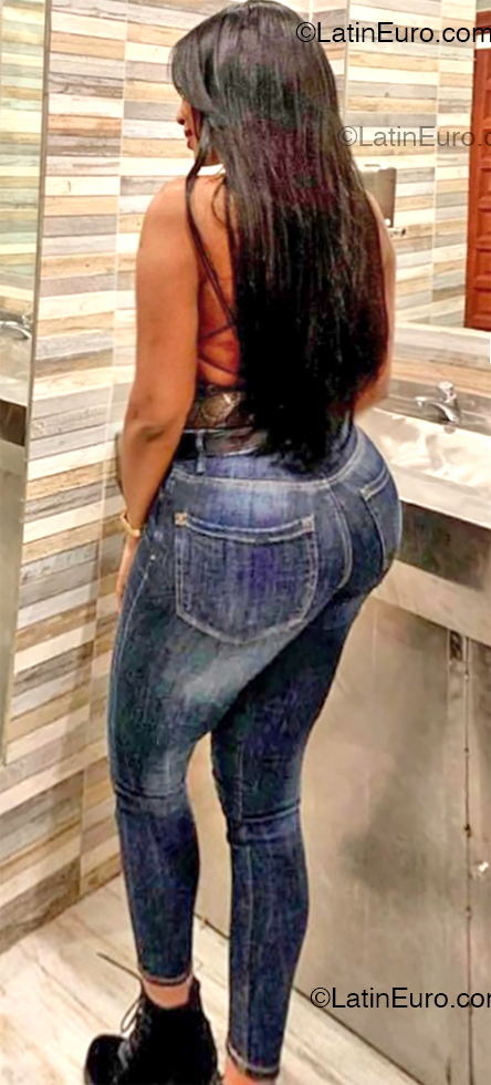 Date this sultry Spain girl Vicky from Galicia ES871