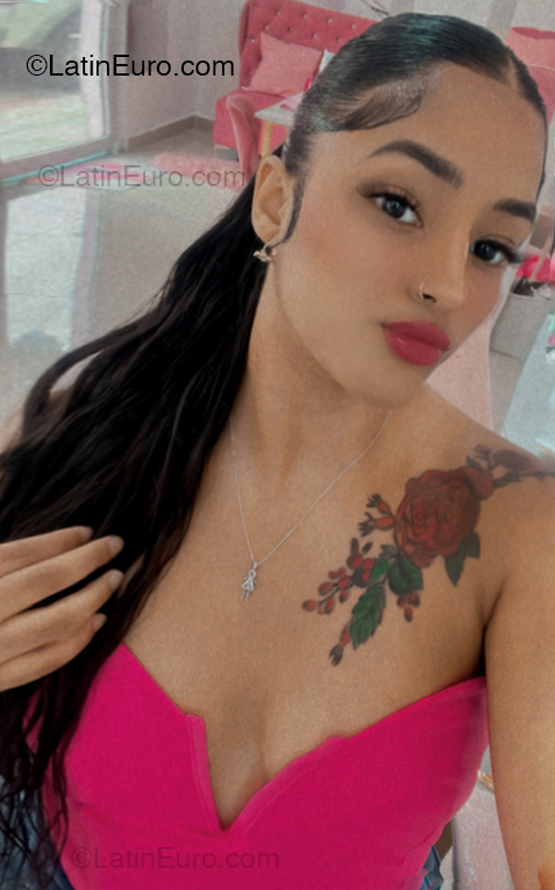 Date this cute Dominican Republic girl Heidy from Santo Domingo DO54032