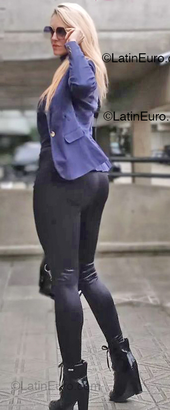 Date this attractive Brazil girl Daniela from Florianapolis BR12328