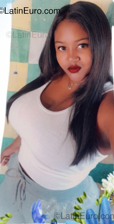 Date this sultry Dominican Republic girl Ayla from Santiago DO54415