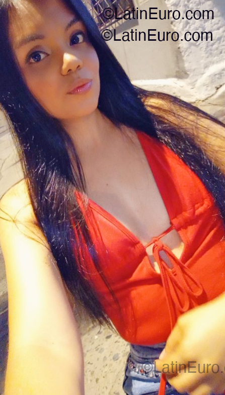 Date this hot Colombia girl Angie from Cali CO33260