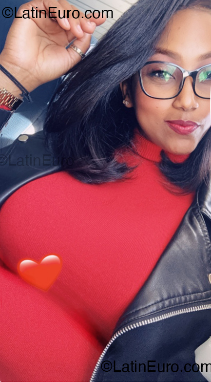 Date this young Italy girl Rosaly from Ischia IT434