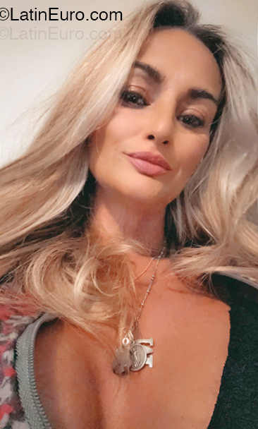 Date this gorgeous United States girl Melisa from Pompano Beach US24830