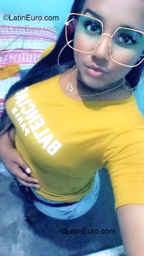 Date this young Dominican Republic girl Mabel from Santo Domingo DO54673