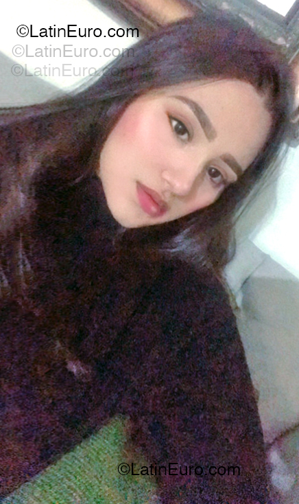 Date this charming Dominican Republic girl Ely from Santo Domingo DO54984