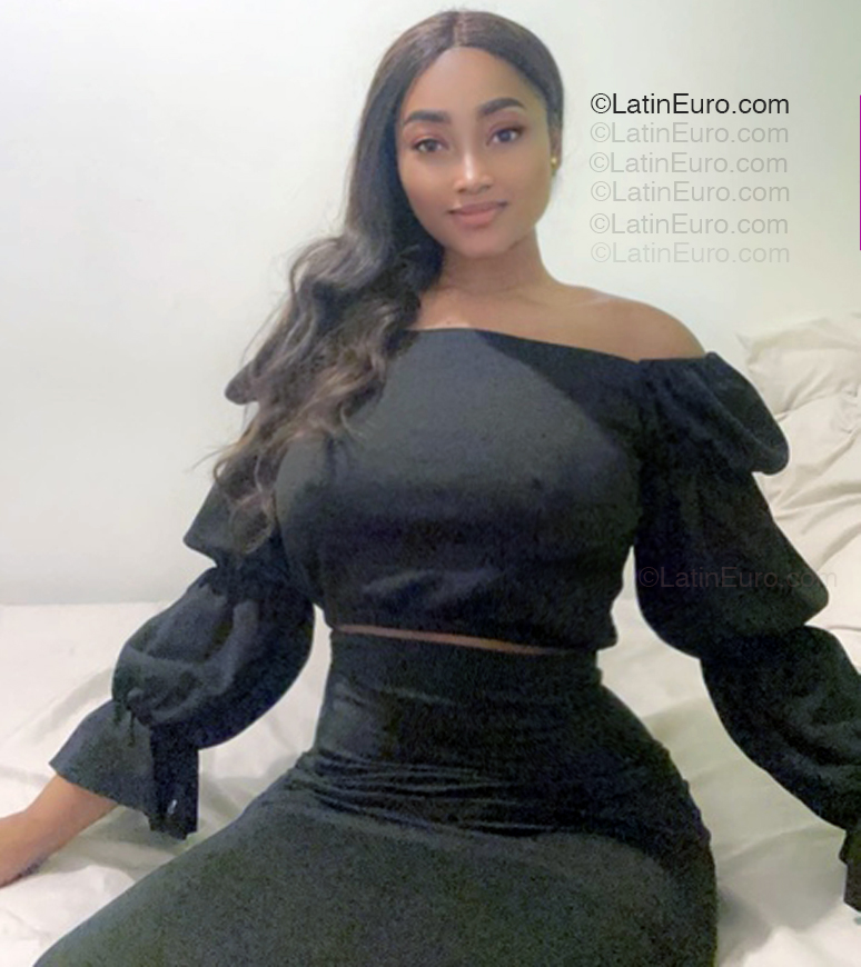 Date this exotic Colombia girl Maria from Cota CO33327