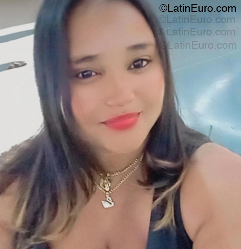 Date this good-looking Dominican Republic girl Vanesa from Santo Domingo DO55042