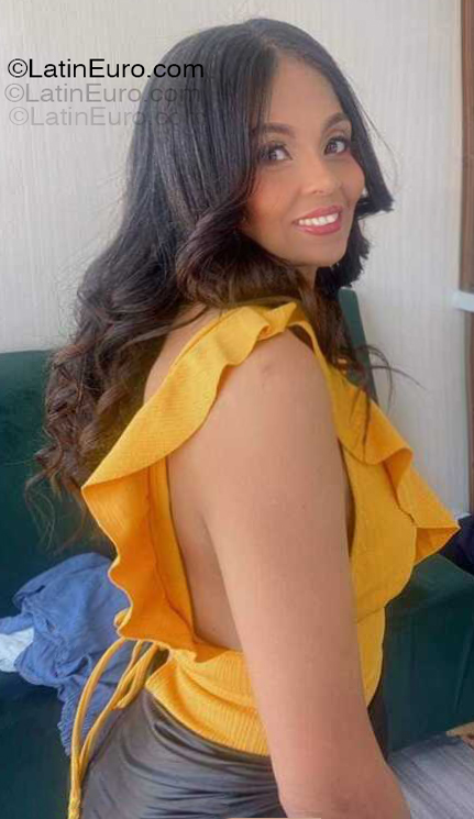 Date this exotic Dominican Republic girl Taina from Santo Domingo DO56045
