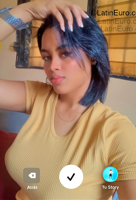 Date this delightful Dominican Republic girl Carolina from Santo Domgino DO55088