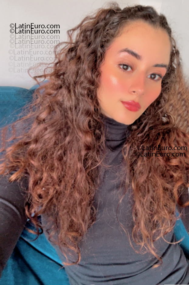 Date this lovely Colombia girl Melany from Medellin CO33384