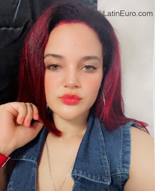 Date this charming Dominican Republic girl Madeleyne from Santo Domingo DO55230