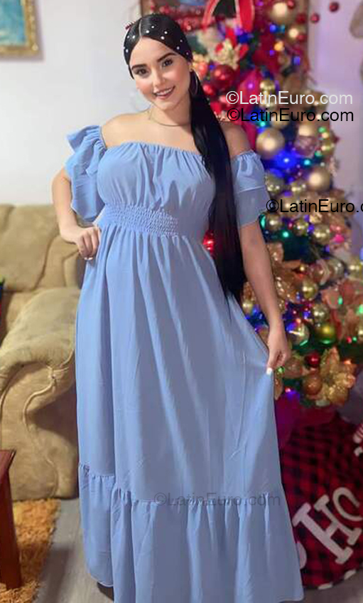 Date this nice looking Venezuela girl Kimberlin from Maracaibo VE5317