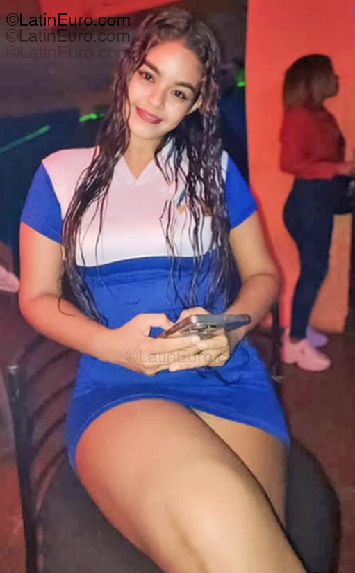 Date this sultry Venezuela girl Saraith from Anzoategui VE5319