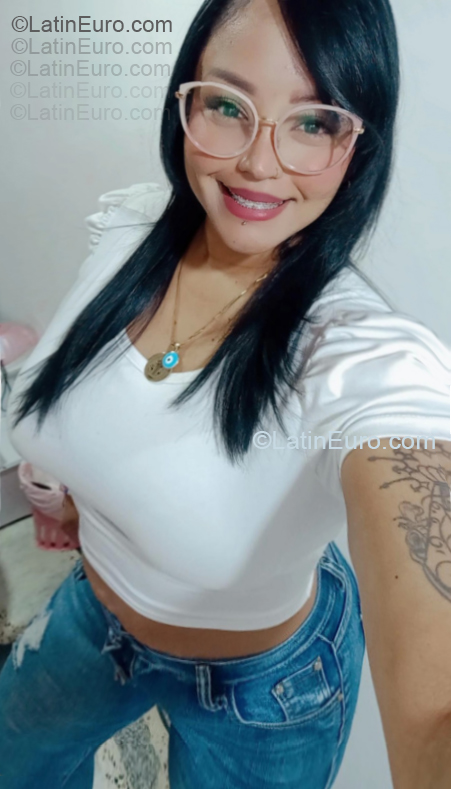 Date this gorgeous Colombia girl Nohemi from Cucuta CO33433